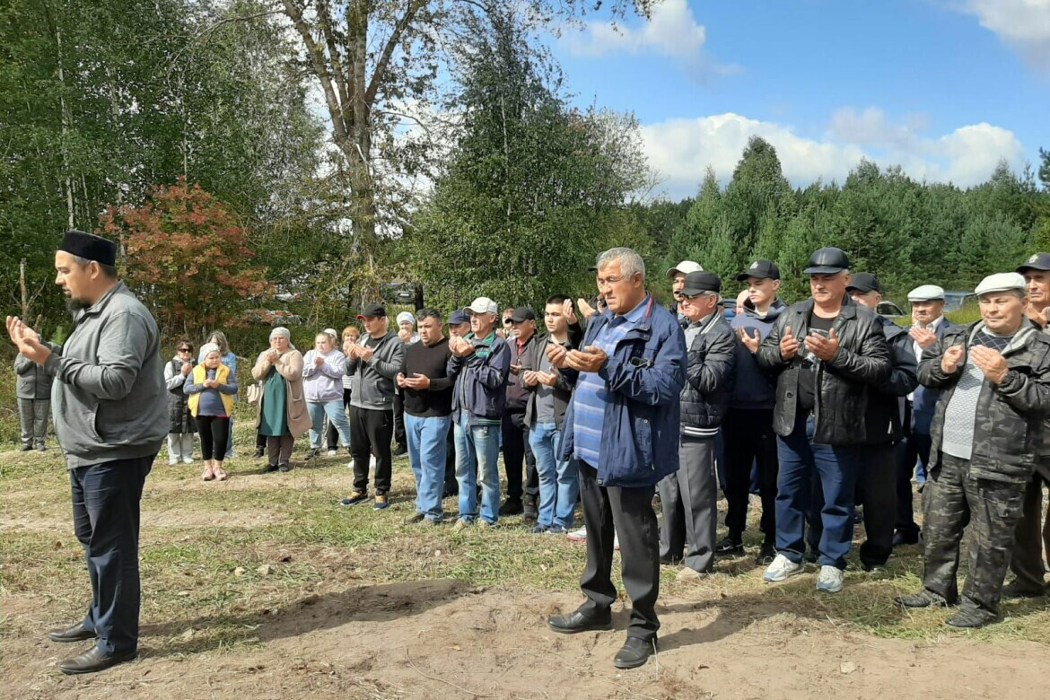 Она нам снится»: на месте исчезнувшей деревни в Арском районе установили  памятный камень