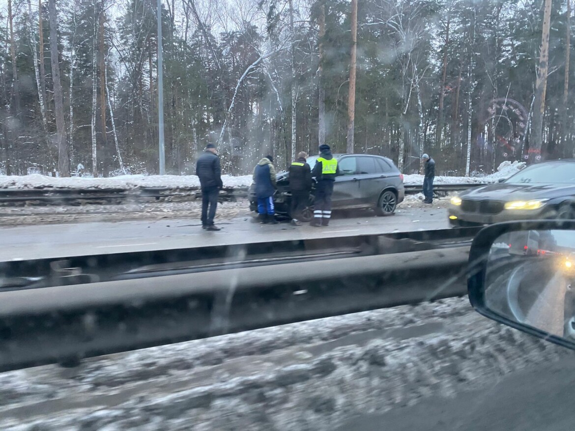 Водители сняли на видео массовое ДТП на Горьковском шоссе в Казани