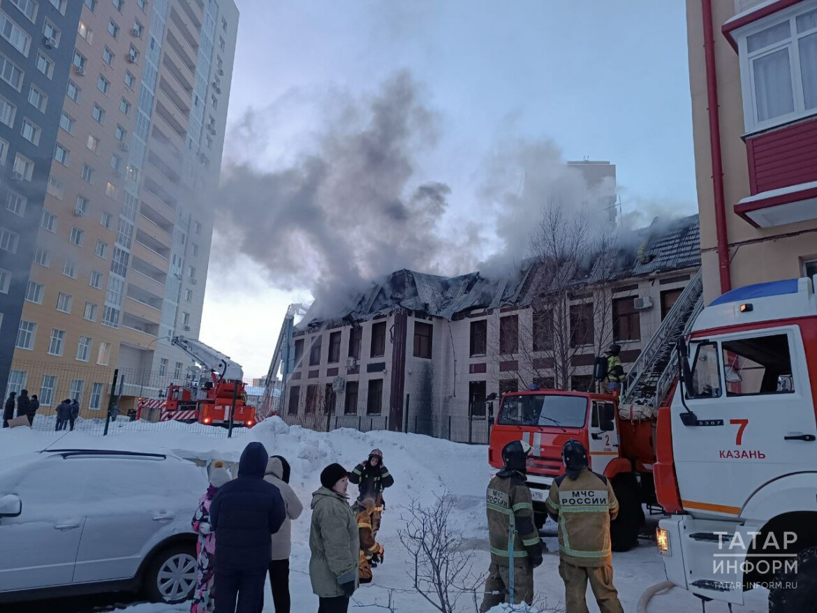 В МЧС рассказали, какие сложности возникли при тушении пожара в гостинице  «Астория»