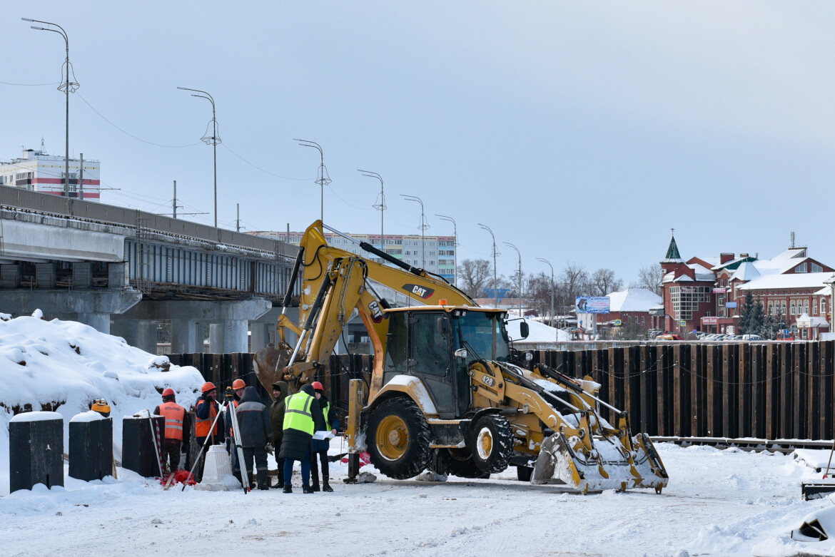 Новую дорогу под мостом через Мелекеску в Челнах откроют летом 2023 года