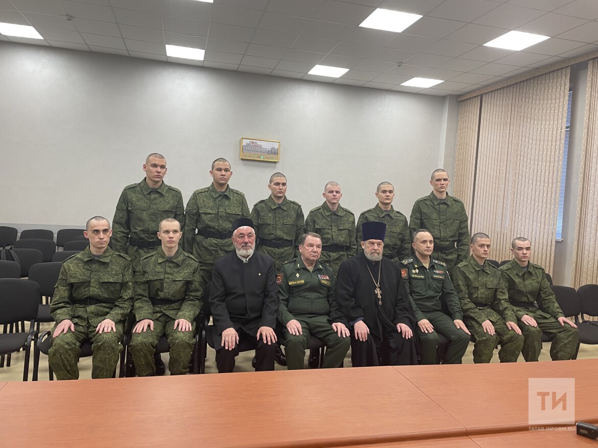 Военком РТ об отправке призывников в Президентский полк: «Вы - визитная  карточка Кремля» | 14.12.2022 | Казань - БезФормата