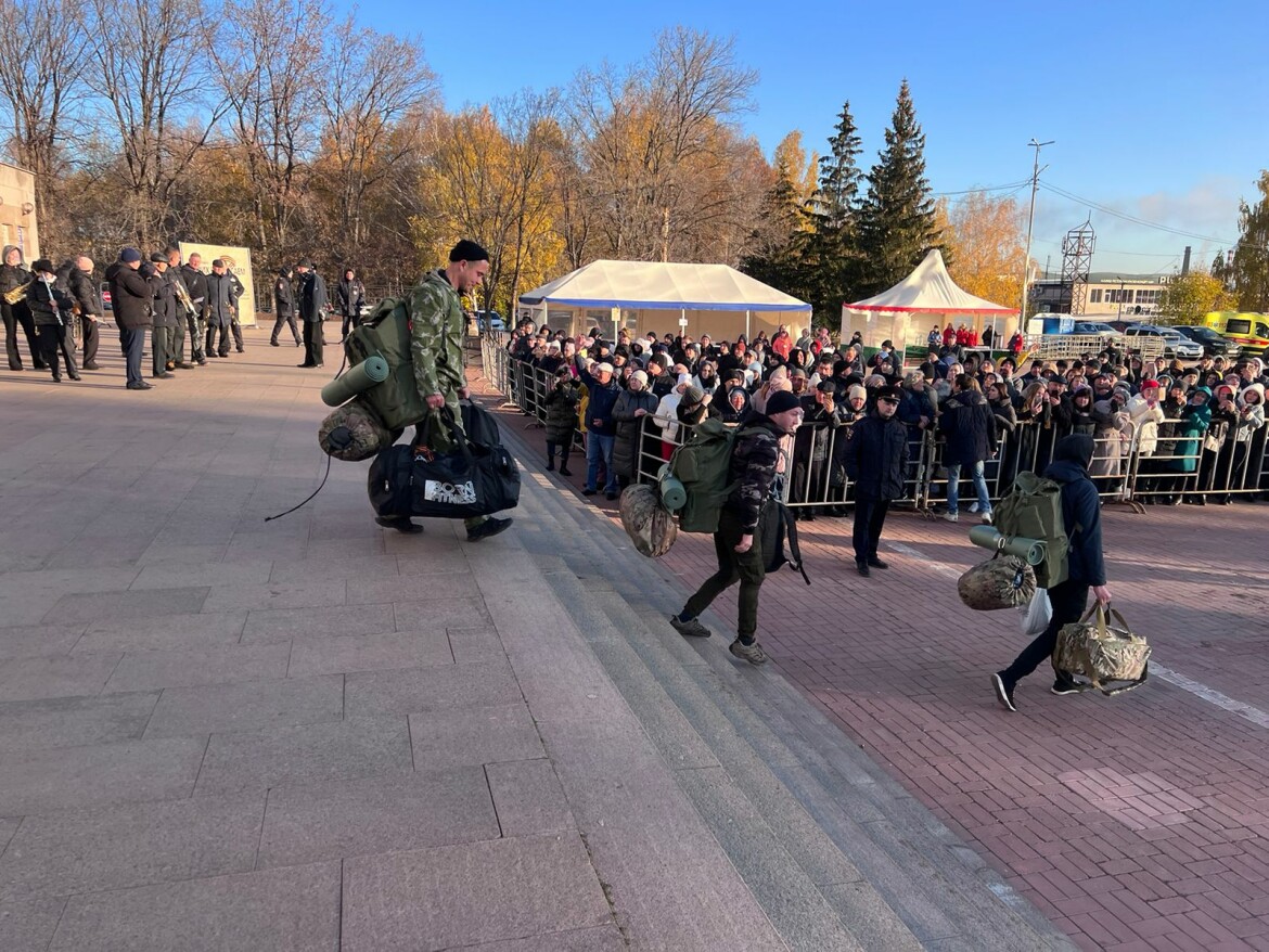 Альметьевск отправил в Казань еще два автобуса с мобилизованными гражданами