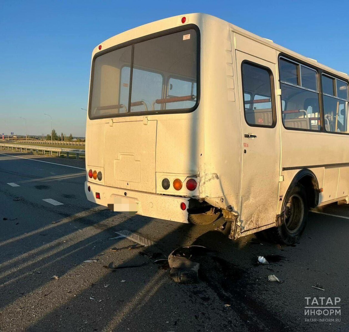 На трассе в Татарстане автобус столкнулся с легковушкой, есть пострадавшие  | 10.09.2023 | Казань - БезФормата