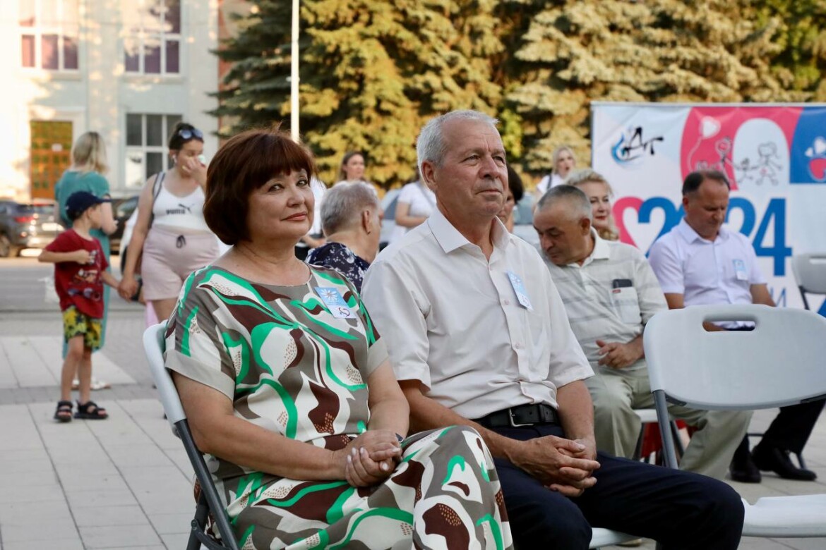 Родителям военного хирурга вручили медаль «За любовь и верность» |  08.07.2024 | Казань - БезФормата