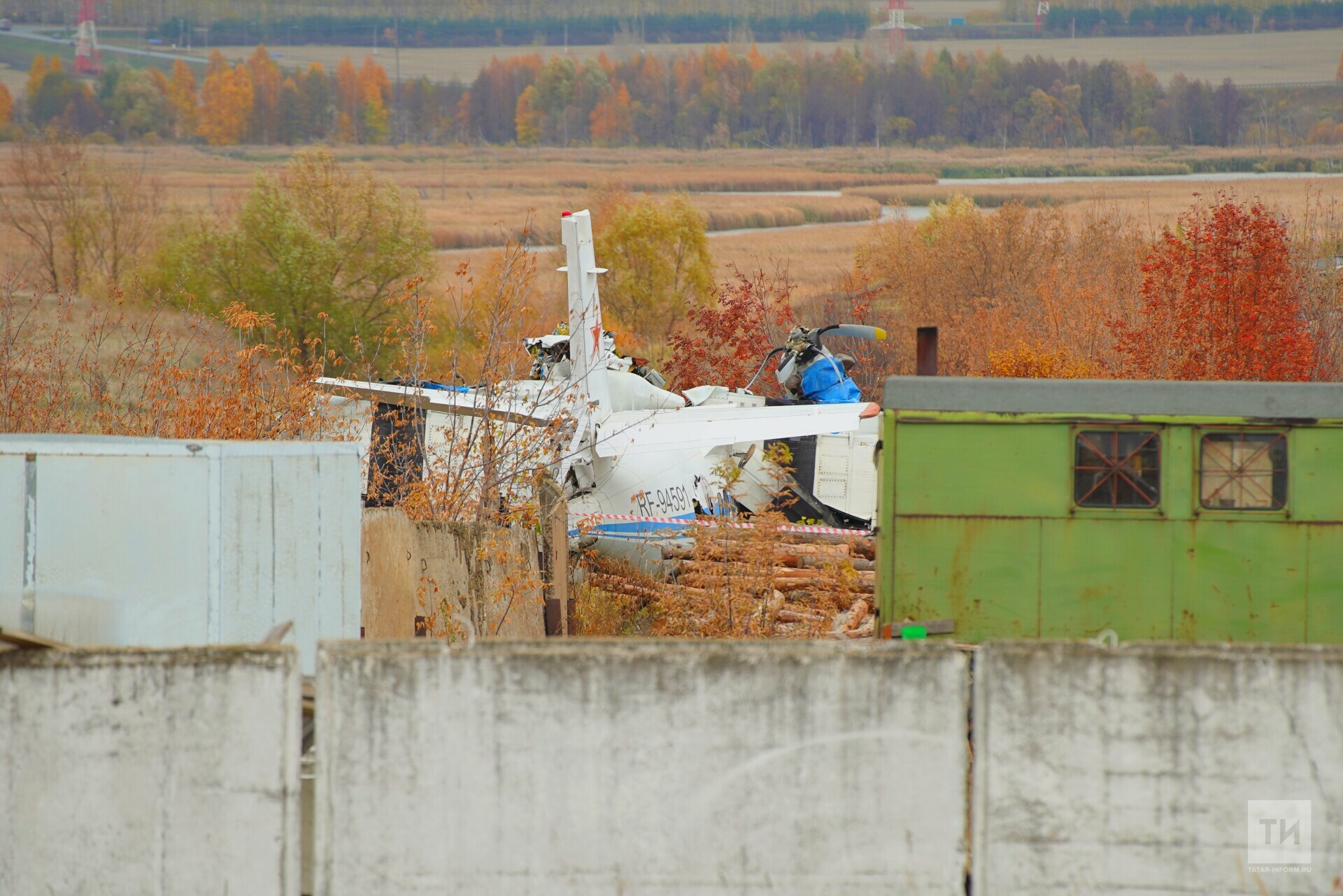 Упавший самолет на дне. Л 410 Мензелинск крушение. L-410 Мензелинск. Катастрофа л410 в Мензелинске. Место крушения самолёта l-410 Мензелинск.