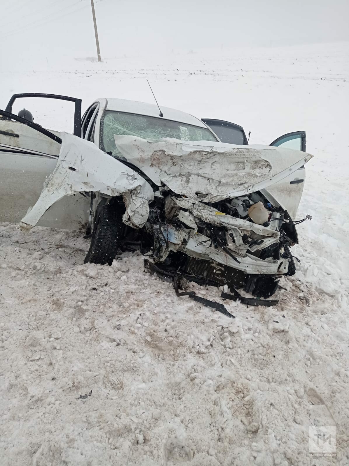 Очевидцы сняли на видео последствия ДТП с легковушкой и бензовозом в РТ,  трое пострадали