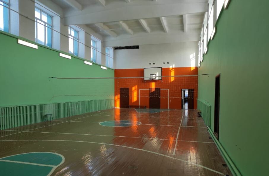 После обращения граждан в спортзале кощаковской школы провели ремонт