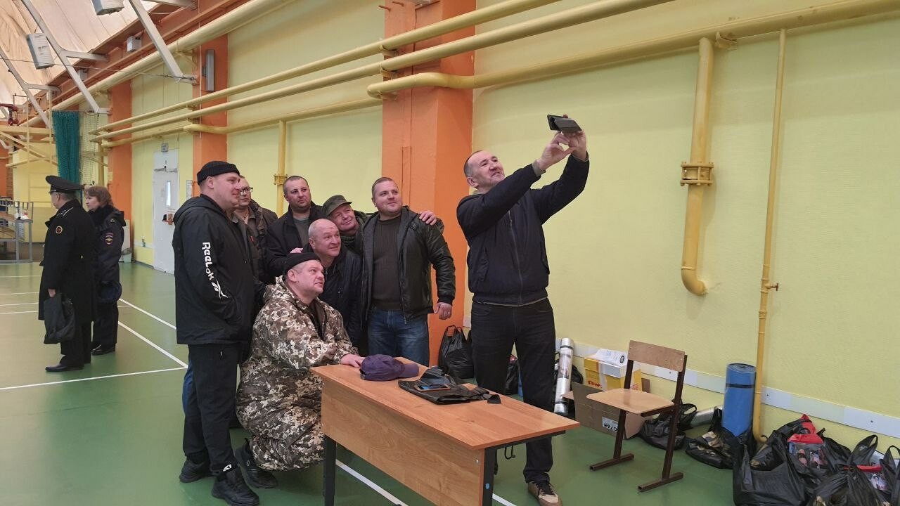 Еще около ста мобилизованных нижнекамцев уехали на военную подготовку в Казань
