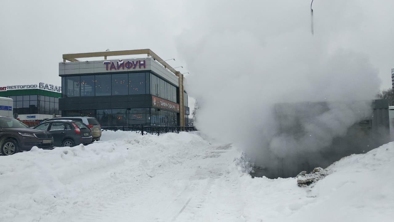 Из-за аварии на трубопроводе в Челнах без тепла остались 24 многоквартирных дома