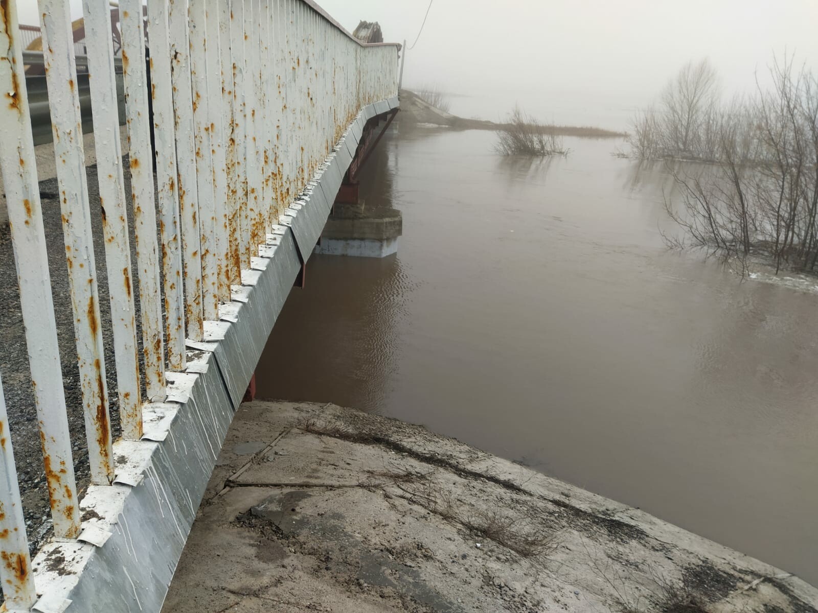 В Татарстане в одной из деревень устранили затор на реке, которая подтапливала дома
