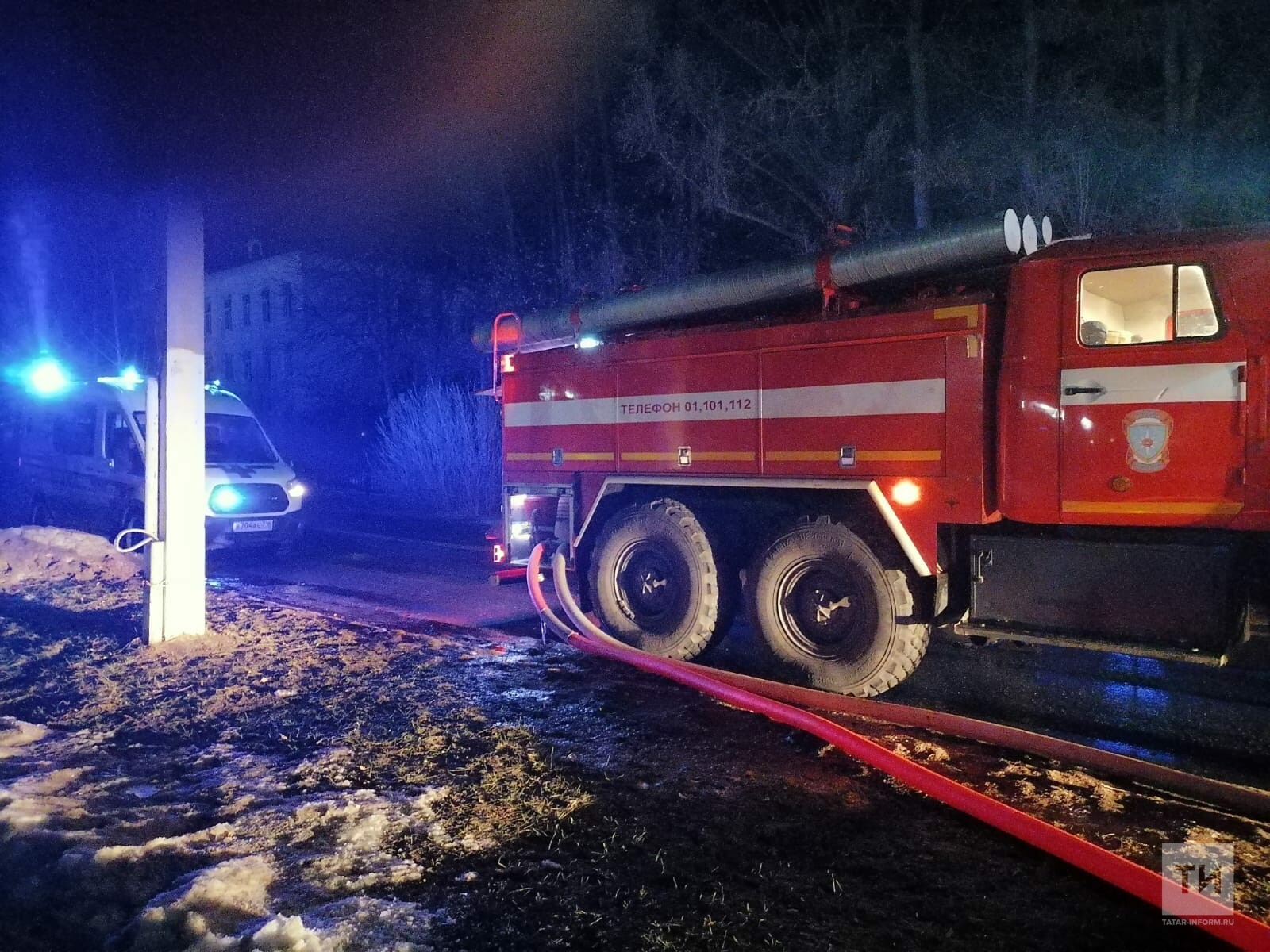 Пожарные потушили загоревшуюся крышу кафе «Батыр» в Азнакаево