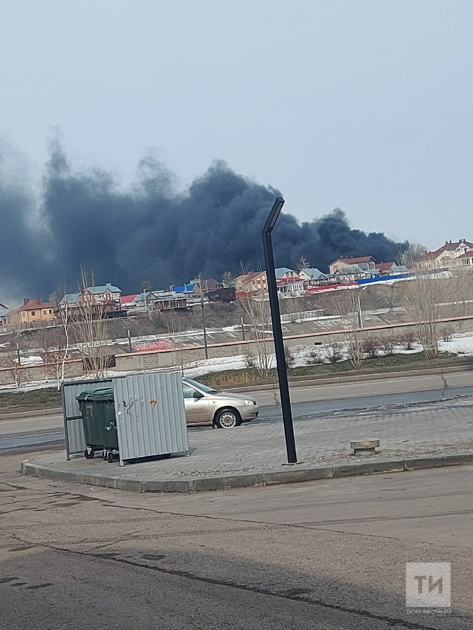 На Элеваторной Горе в Набережных Челнах на стройке загорелся рубероид и  утеплитель