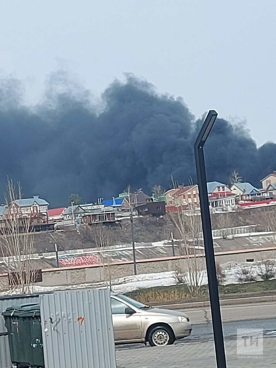 На Элеваторной Горе в Набережных Челнах на стройке загорелся рубероид и  утеплитель