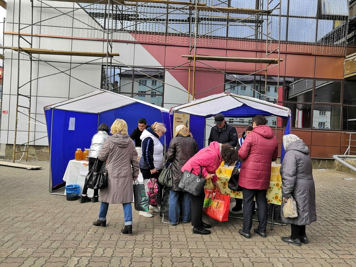 На первой осенней ярмарке в Новой Туре реализовали продукции на 2,5 млн  рублей