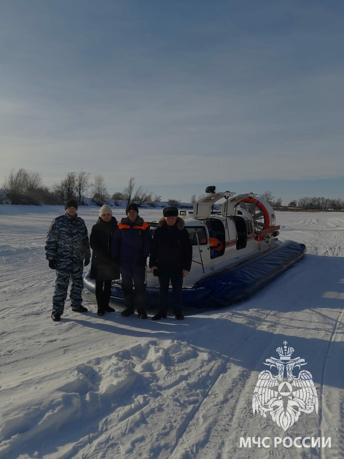 Инспекторы ГИМС оштрафовали водителя, который ехал по льду Волги у Камского  Устья