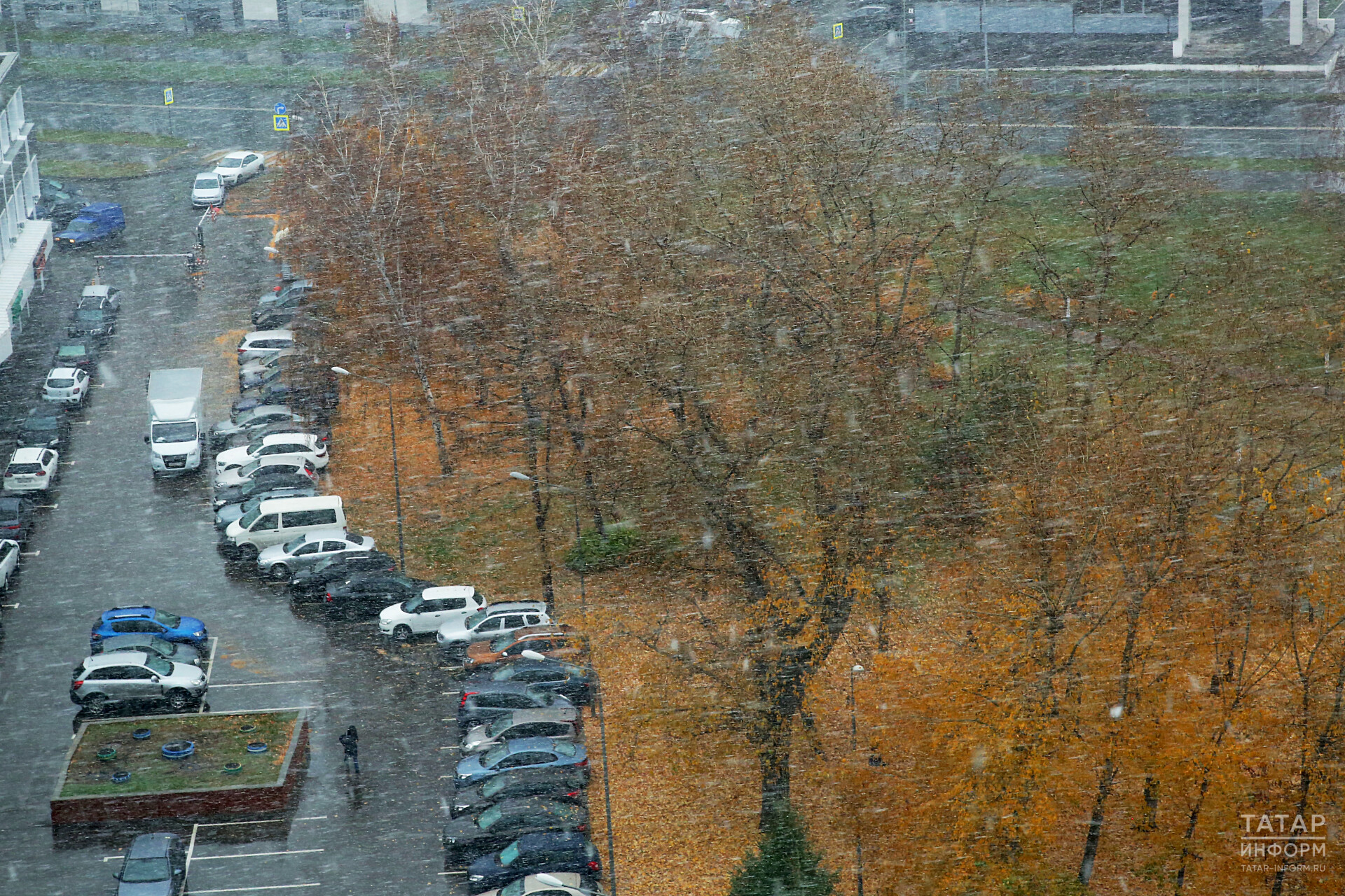 Татарстанцев предупредили о гололедице на дорогах и мокром снеге