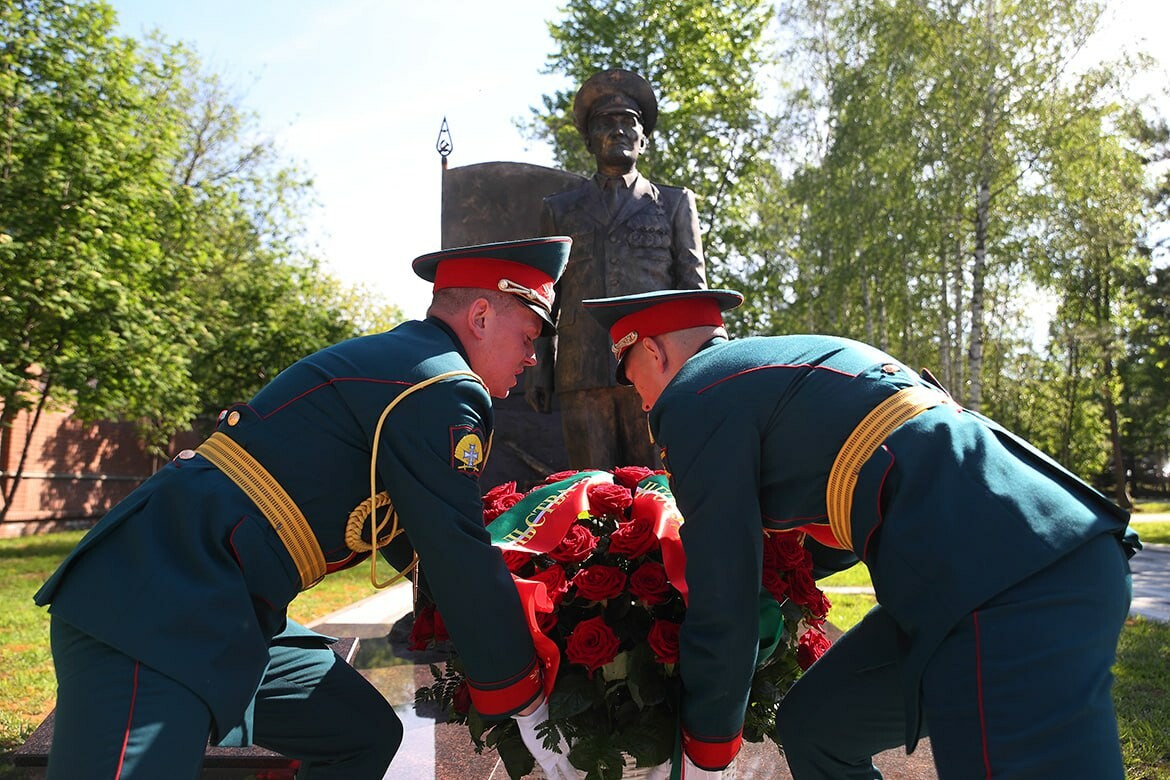 В каком городе открыли памятник