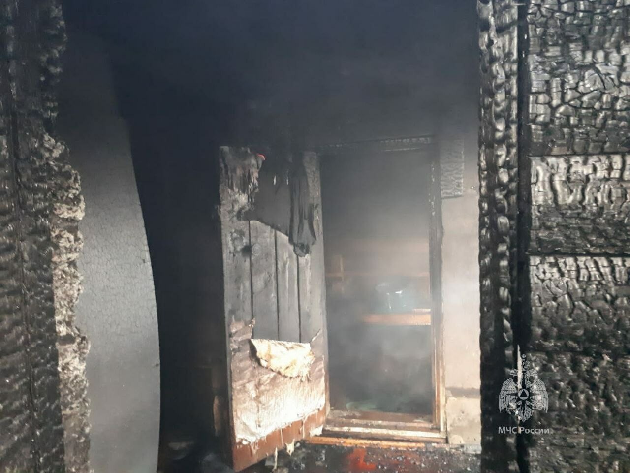 В Зеленодольском районе госпитализировали мужчину, который пытался потушить горящую баню