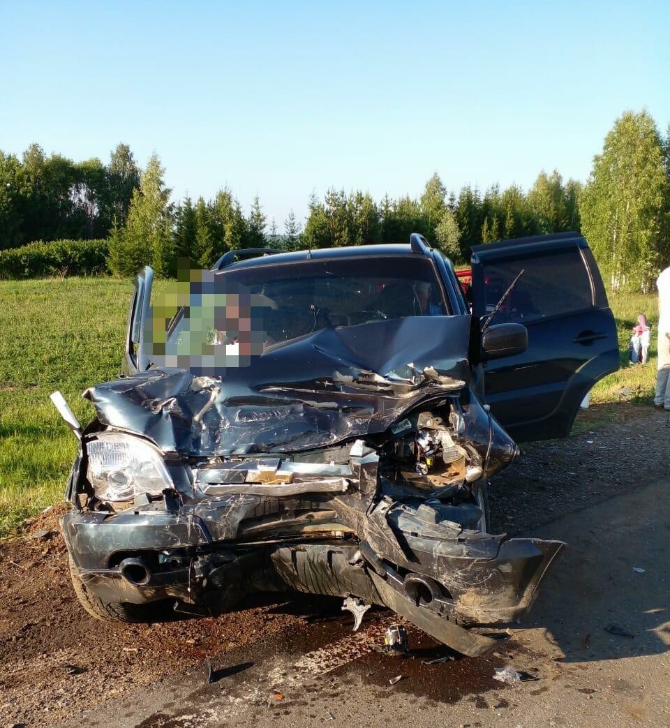 Один человек погиб и шестеро пострадали, в том числе дети, в ДТП в Татарстане