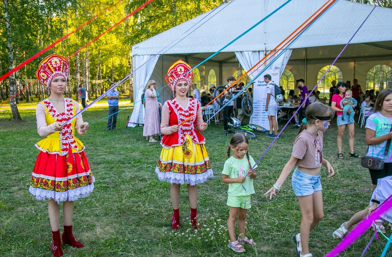 Первый уличный фестиваль «Знаковое место» стал точкой притяжения  горожан в Нижнекамске
