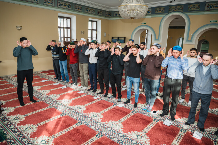 В Казани открылся набор слушателей в «Школу одного дня» для обучения намазу