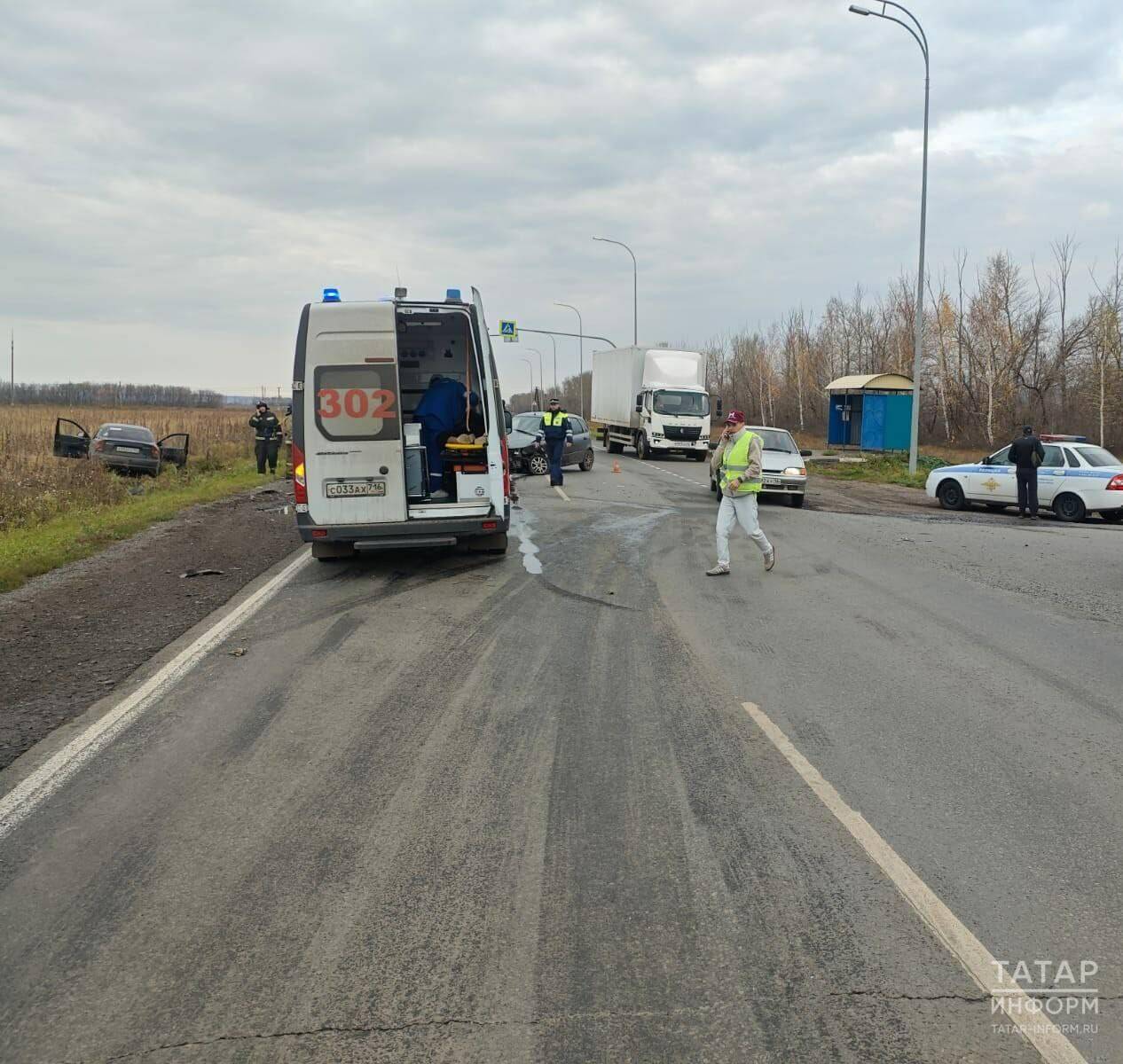 Женщина и двое детей пострадали после столкновения легковушек в Татарстане