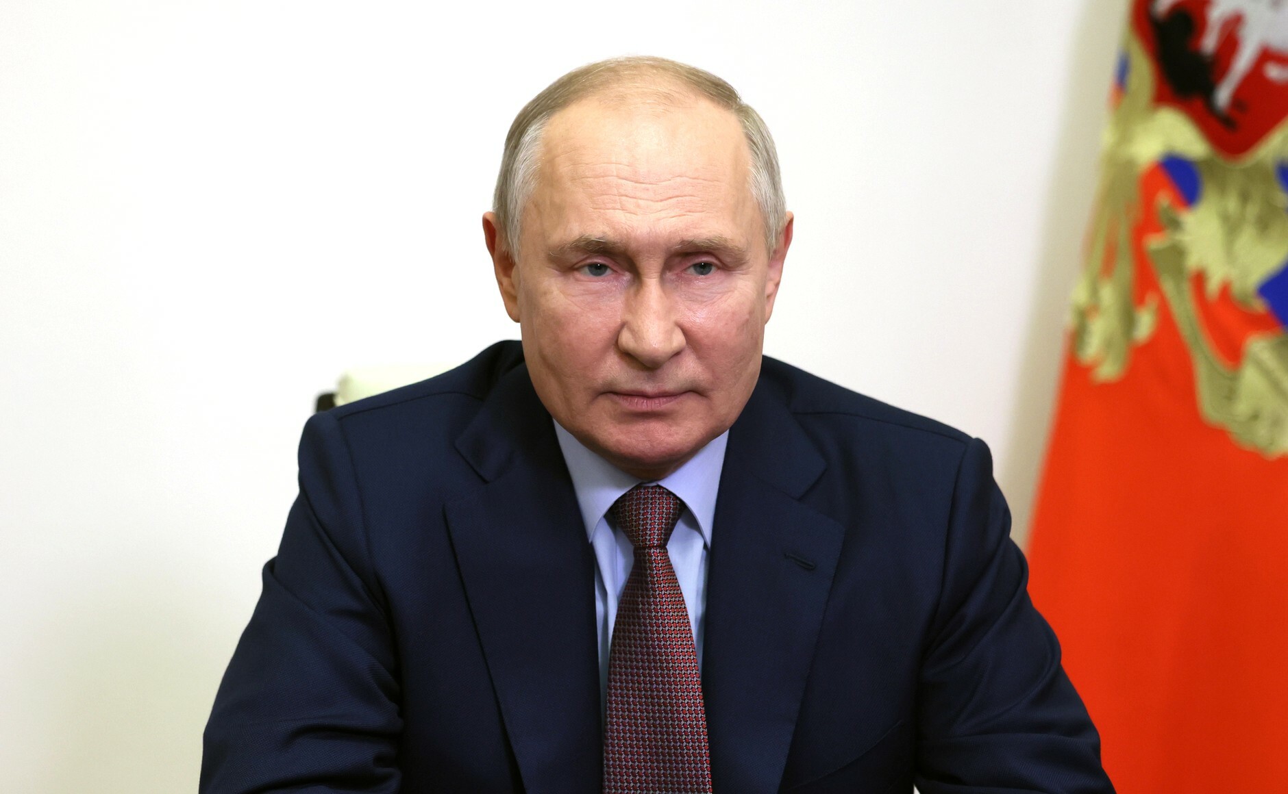 Путин присвоил дипломатические ранги