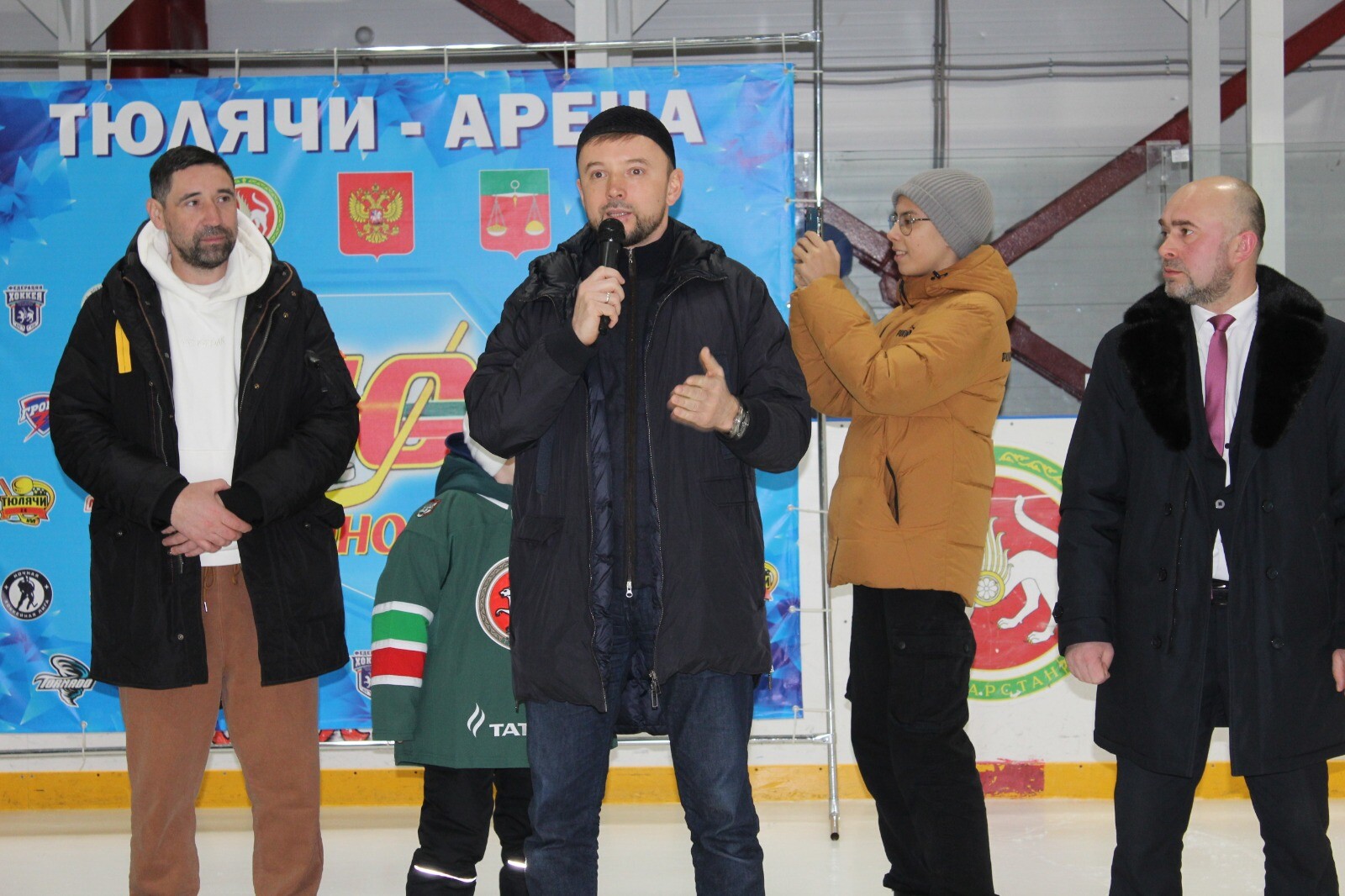 Данис Зарипов в Тюлячах открыл хоккейный турнир в память о химике Шамиле  Галявиеве