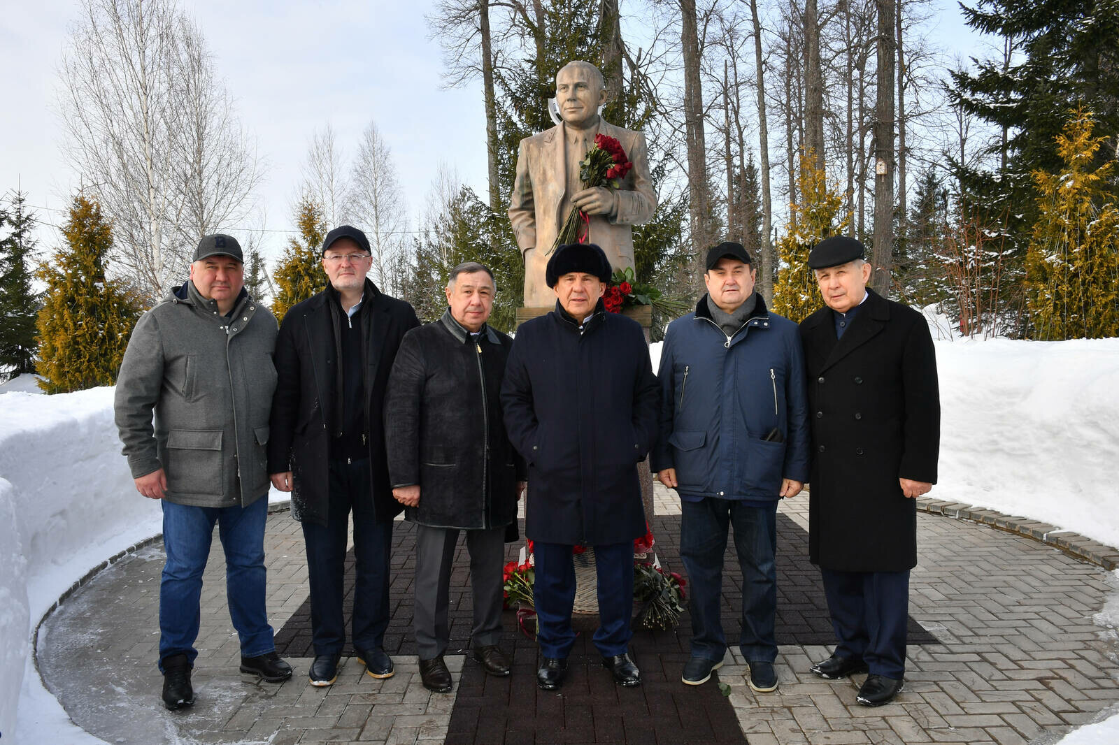 Минниханов и Левитин в Богатых Сабах наградили победителей турнира по  настольному теннису