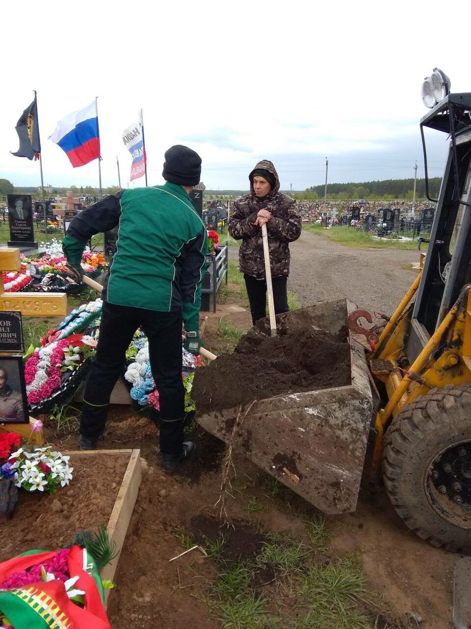 В Нижнекамске к Радонице приводят в порядок кладбища и воинские захоронения