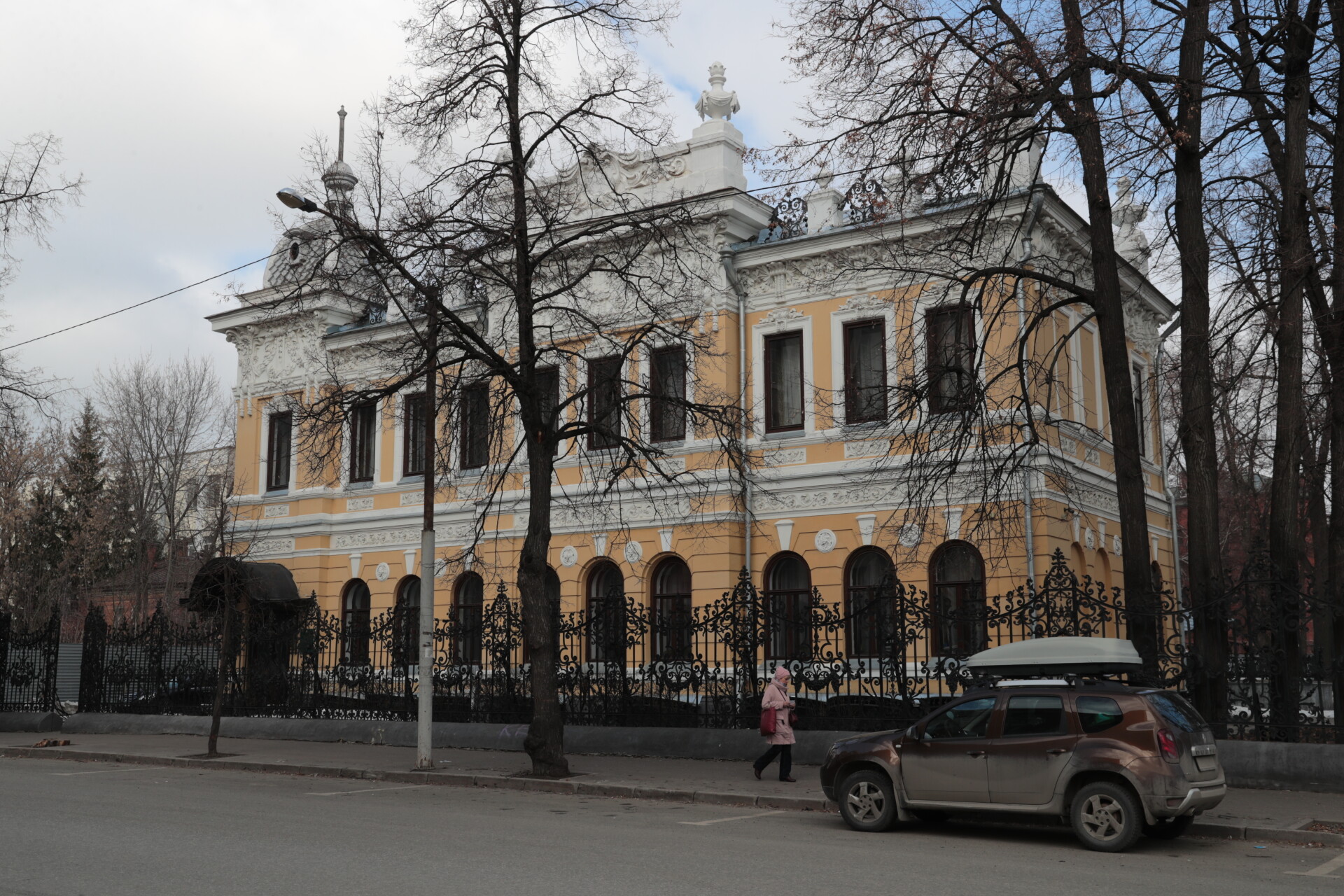 В Казани отреставрируют интерьеры и лепнину в Доме Оконишникова