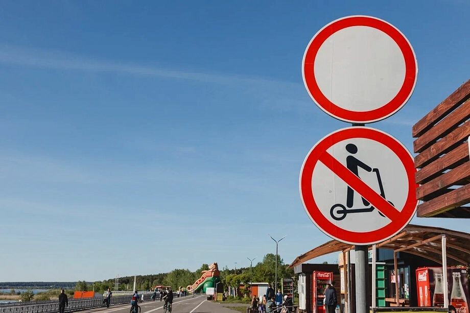 В Челнах начнут штрафовать за нарушения при езде и парковке электросамокатов
