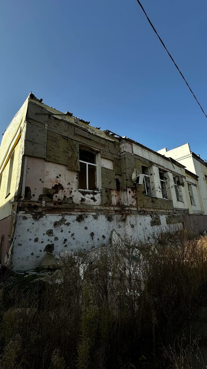 В Лисичанске восстановят детскую спортивную школу, разрушенную ракетными ударами