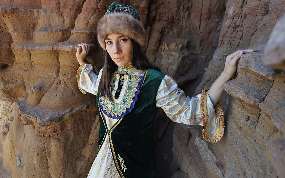 Как одевались татарские модницы прошлого: история костюма и другие «женские мелочи»