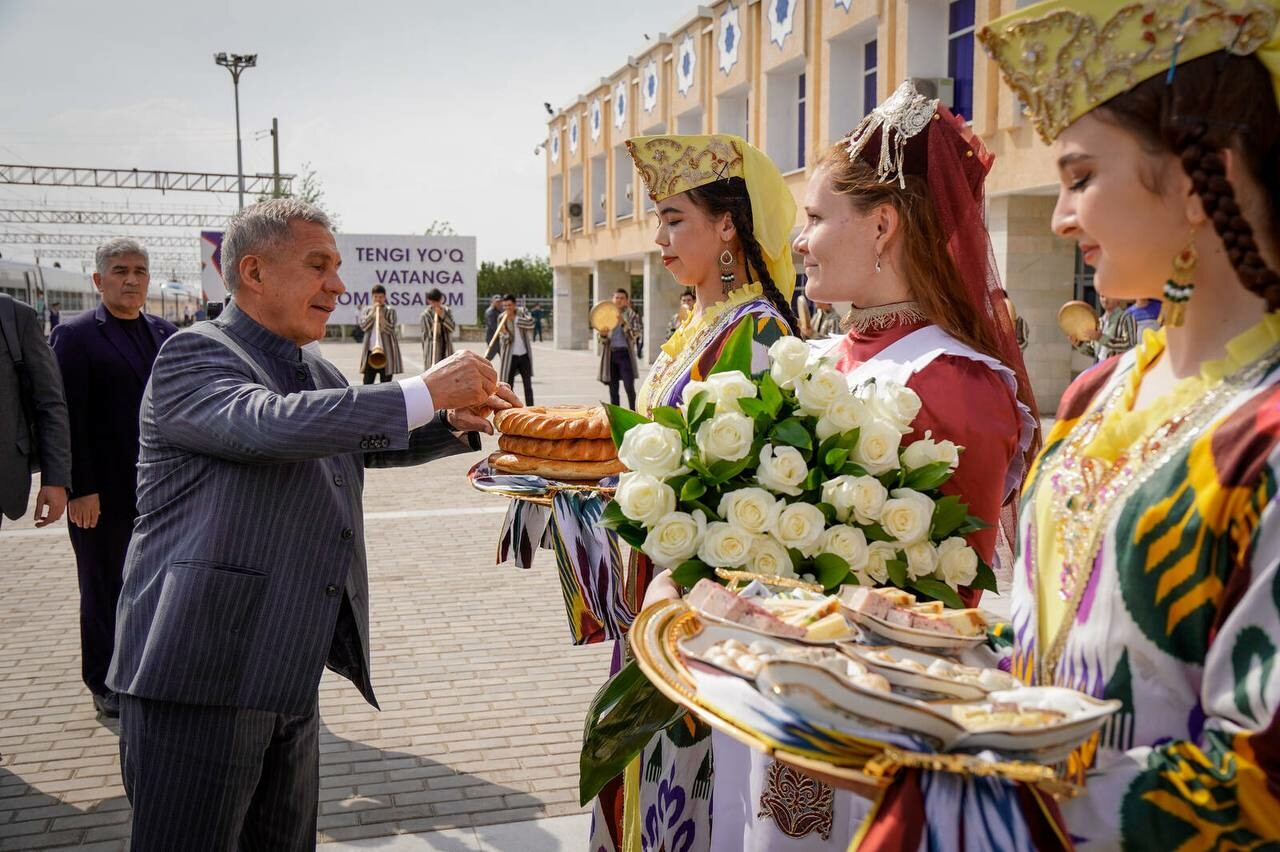 Рустам Минниханов прибыл с рабочим визитом в Узбекистан, город Навои