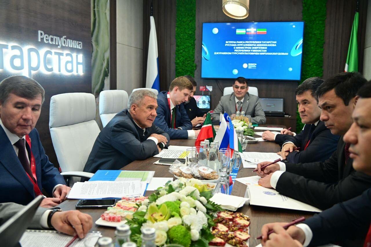 Минниханов на ПМЭФ обсудил с главой Минэнерго Узбекистана реализацию проектов