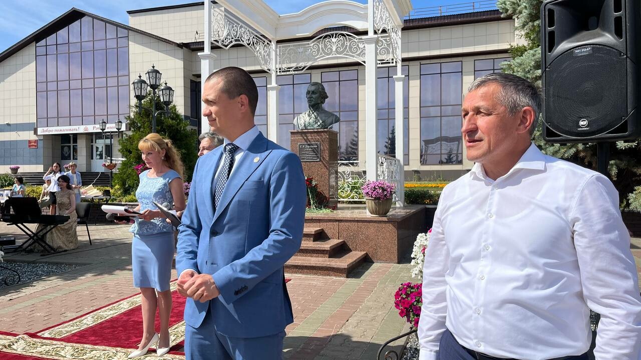 Министр юстиции Татарстана вручил Республиканскую премию имени Державина