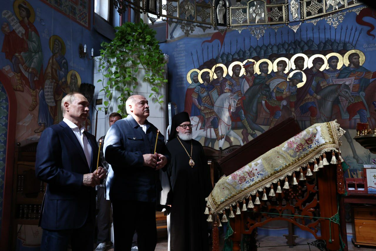 Путин и Лукашенко на Валааме посетили храм Смоленской иконы Божией Матери