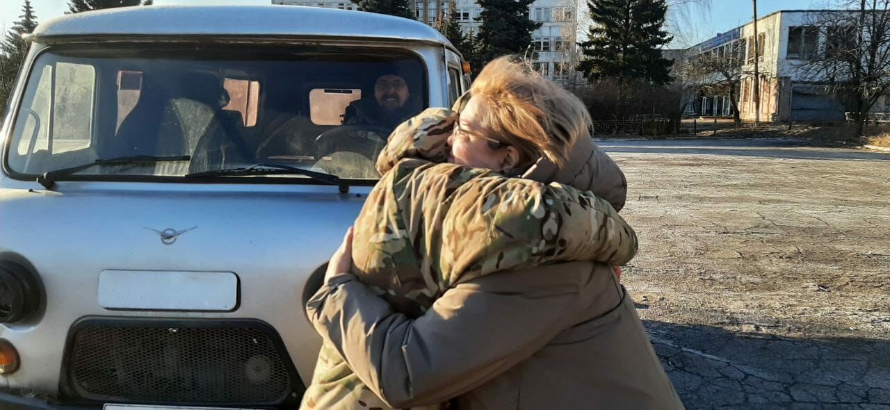 Отдали авто, вяжут носки, делают чай: три поколения из Лениногорска помогают бойцам
