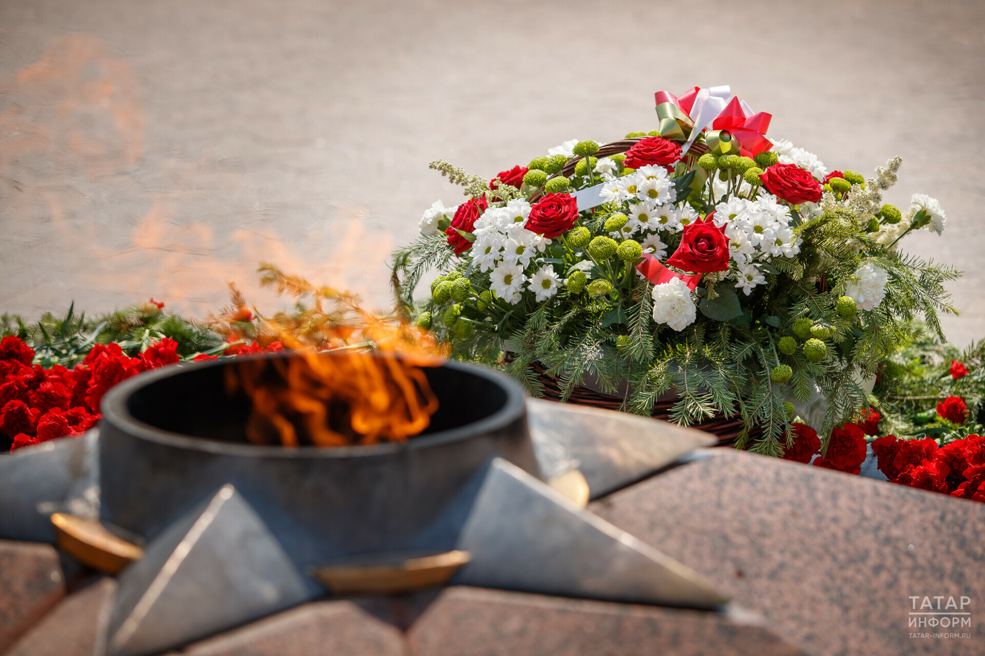В казанском Парке Победы возложили цветы в честь Дня независимости Беларуси