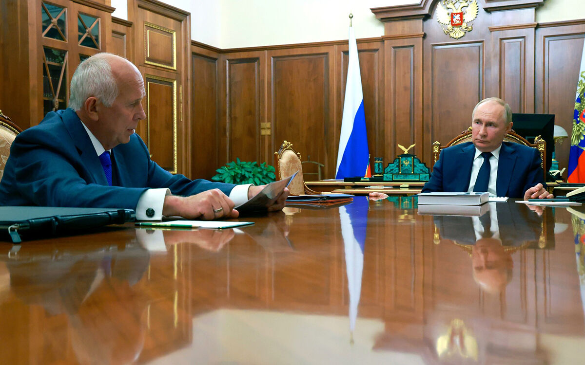 Чемезов на встрече с Путиным назвал КАМАЗ ярким примером импортозамещения