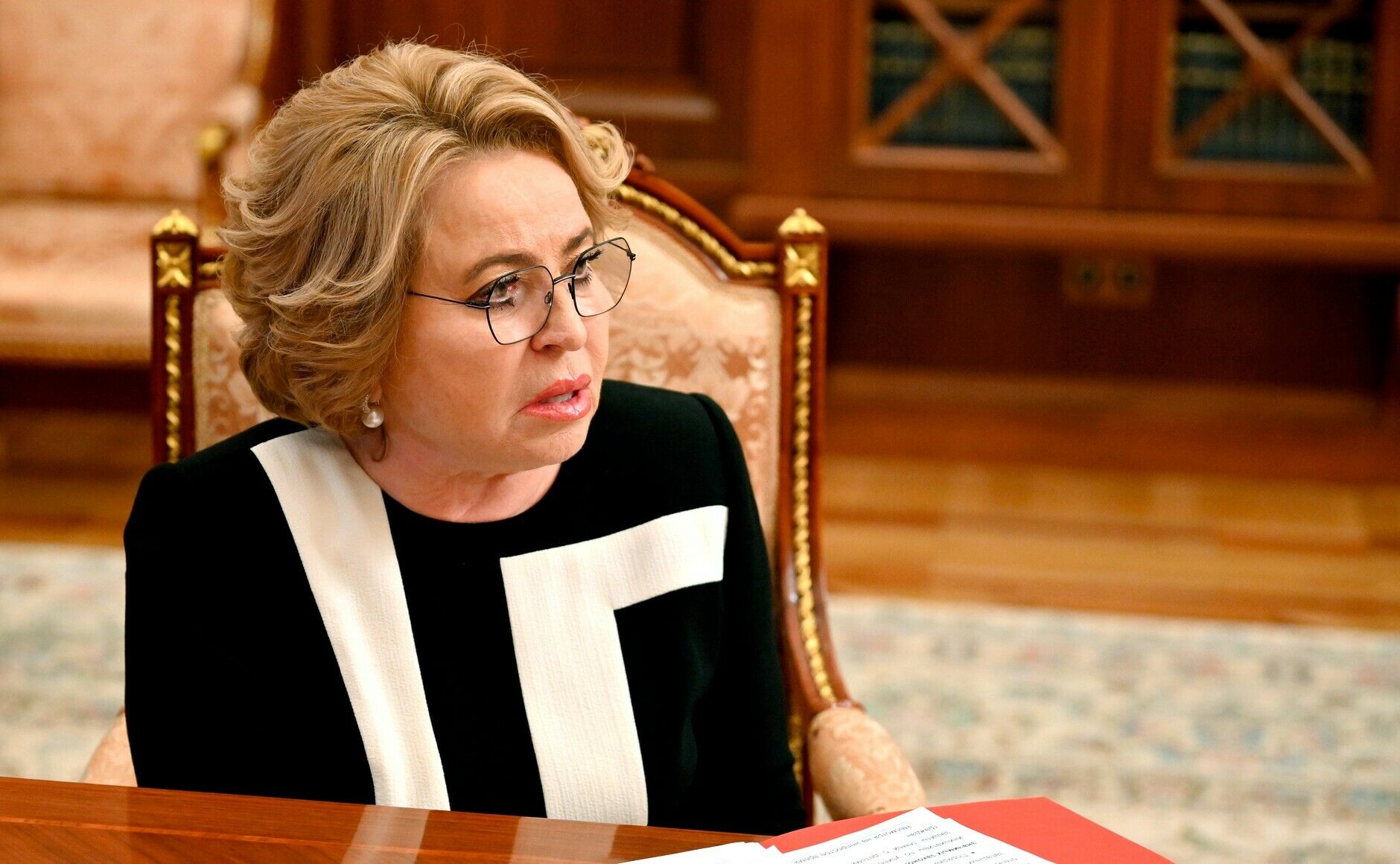Матвиенко предложила запретить работу микрофинансовых организаций в РФ