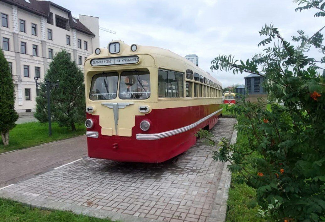 На аллее Славы в Казани появился новый отреставрированный ретровагон