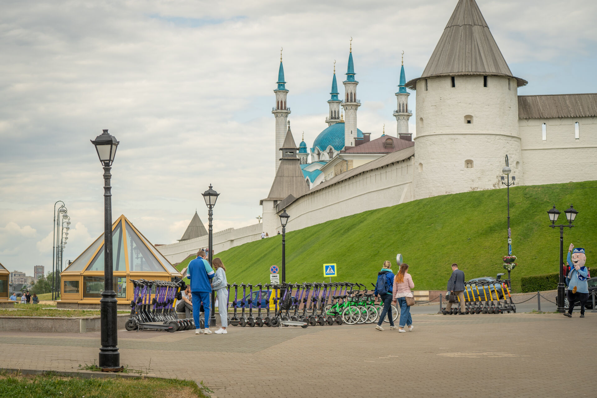 Россияне стали чаще путешествовать по стране и в топ городов попала Казань
