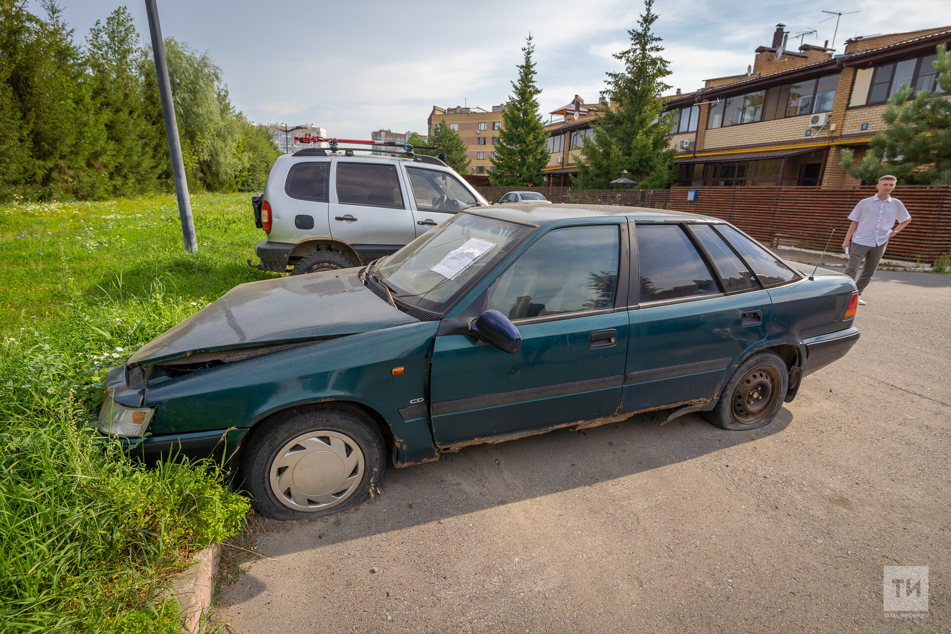 Брошенные бесхозные автомобили решили убрать с улиц Казани