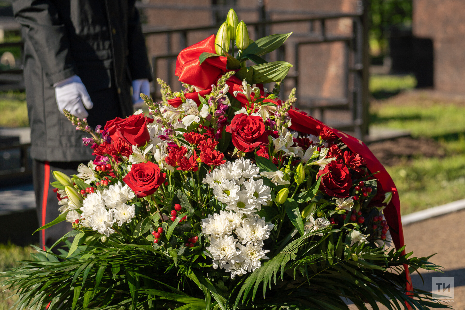 На Арском кладбище в Казани состоялась церемония возложения памятных венков