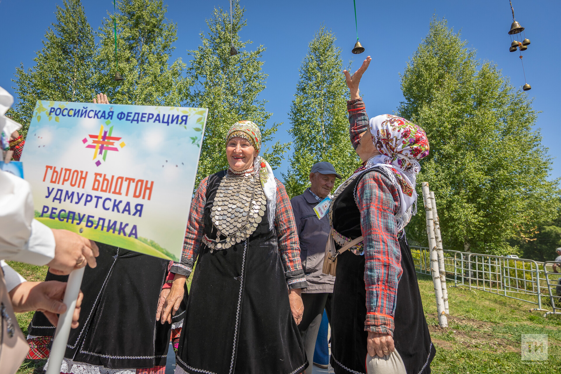 Каша-рекордсмен с гусем и обрядовые песни: в Татарстане встретили  удмуртский Гырон Быдтон