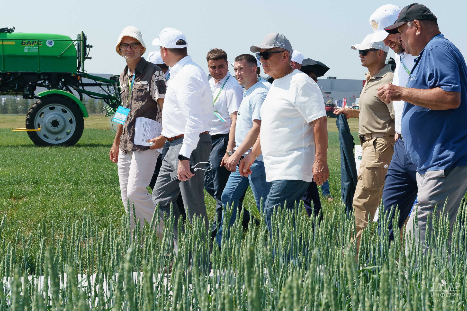 Казанда «Агроволга»: иң матур сыерлар, тракторлар ярышы, Кытай комбайны һәм төрекләр