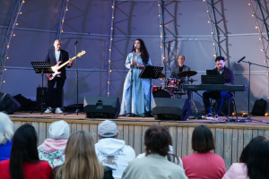 На летней сцене Нацмузея Татарстана прошел концерт Эльмира Низамова и Эльмиры Калимуллиной