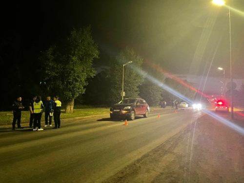 Ночью в Альметьевске внедорожник сбил мать с ребенком, женщина погибла